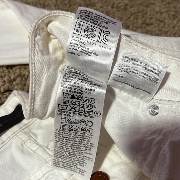 Levi’s white leggings size 13m/31 - Picture 7 of 7